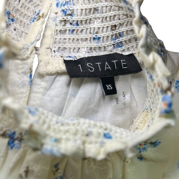 1.State Eyelet Ruffled Flutter Sleeveless Smocked Mock Neck Floral Blouse XS - Picture 5 of 6